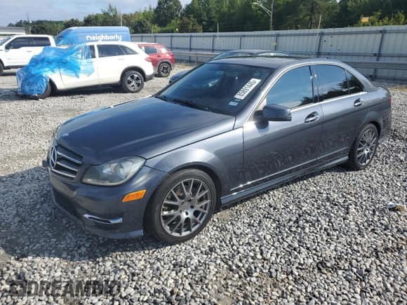 ✅ 2014 Mercedes-Benz C 250 Sport • VIN: WDDGF4HB0ER302715 • Lot: 85891445. Wystawiony na Copart z przebiegiem 121 076 mil. Bezpłatny archiwum sprzedaży aukcyjnych z USA i szczegółowy raport historii pojazdu na DreamBid. Zdjęcie 1.