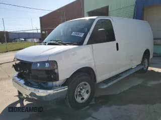 ✅ 2024 Chevrolet Express Cargo • VIN: 1GCWGAFP8R1271654 • Lot: 50373785. Wystawiony na Copart z przebiegiem 3 947 mil. Bezpłatny archiwum sprzedaży aukcyjnych z USA i szczegółowy raport historii pojazdu na DreamBid. Zdjęcie 1.