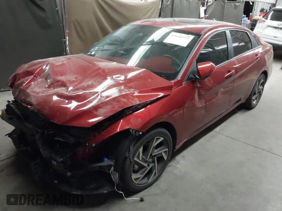 ✅ 2024 Hyundai Elantra Limited • VIN: KMHLN4DJ3RU107523 • Lot: 43145777. Wystawiony na IAAI z przebiegiem 9 053 mil. Bezpłatny archiwum sprzedaży aukcyjnych z USA i szczegółowy raport historii pojazdu na DreamBid. Zdjęcie 2.