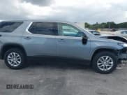 ✅ 2023 Chevrolet Traverse LS • VIN: 1GNERFKW9PJ103686 • Lot: 43548029. Wystawiony na IAAI z przebiegiem 16 853 mil. Bezpłatny archiwum sprzedaży aukcyjnych z USA i szczegółowy raport historii pojazdu na DreamBid. Zdjęcie 13.