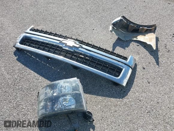 ✅ 2009 Chevrolet Silverado 2500HD Work Truck • VIN: 1GBHC44K49E129313 • Lot: 43602489. Listed on IAAI with 308,651 mi. Free auction sales archive from the USA and detailed vehicle history report at DreamBid. Image 12.