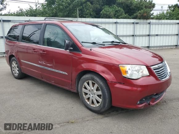 ✅ 2015 Chrysler Town & Country Touring • VIN: 2C4RC1BG3FR534204 • Lot: 69965365. Listed on Copart with 217,954 mi. Free auction sales archive from the USA and detailed vehicle history report at DreamBid. Image 4.