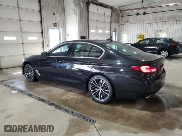 ✅ 2022 BMW 5 Series 530i xDrive • VIN: WBA13BJ0XNWX39450 • Лот: 70291355. Опубликован ранее на Copart с пробегом 50 084 миль. Бесплатный доступ к архиву аукционных продаж из США и подробный отчёт об истории автомобиля на DreamBid. Изображение 2.