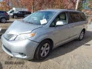 ✅ 2017 Toyota Sienna LE • VIN: 5TDKZ3DC3HS833935 • Lot: 43592951. Listed on IAAI with 97,688 mi. Free auction sales archive from the USA and detailed vehicle history report at DreamBid. Image 17.