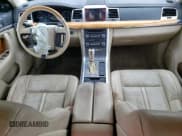 ✅ 2011 Lincoln MKS • VIN: 1LNHL9ER5BG602050 • Lot: 66167015. Wystawiony na Copart z przebiegiem 147 507 mil. Bezpłatny archiwum sprzedaży aukcyjnych z USA i szczegółowy raport historii pojazdu na DreamBid. Zdjęcie 8.