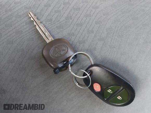 ✅ 2008 Toyota Tacoma • VIN: 5TEMU52N28Z470151 • Lot: 43813254. Wystawiony na IAAI z przebiegiem 138 181 mil. Bezpłatny archiwum sprzedaży aukcyjnych z USA i szczegółowy raport historii pojazdu na DreamBid. Zdjęcie 11.