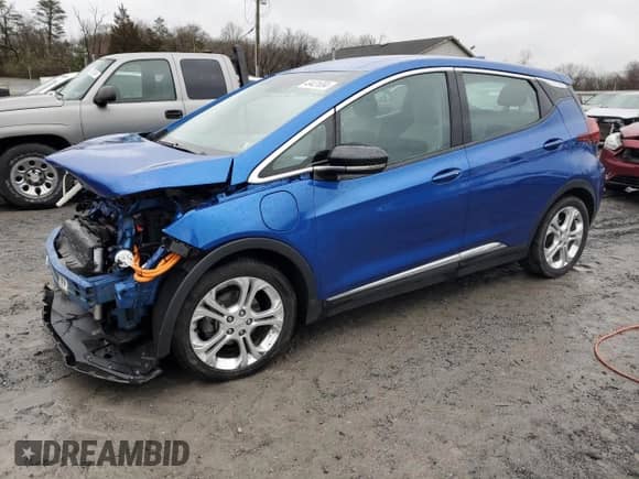 2020 Chevrolet Bolt EV LT z VIN 1G1FY6S07L4143892, wystawiony jako Copart lot #49431684 z przebiegiem 49 287 mil mil oraz . Historia ofert i sprzedaży dostępna na DreamBid. Obrazek 1.