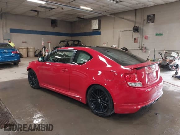 ✅ 2013 Scion tC • VIN: JTKJF5C79D3054676 • Lot: 42621821. Wystawiony na IAAI z przebiegiem 79 250 mil. Bezpłatny archiwum sprzedaży aukcyjnych z USA i szczegółowy raport historii pojazdu na DreamBid. Zdjęcie 3.