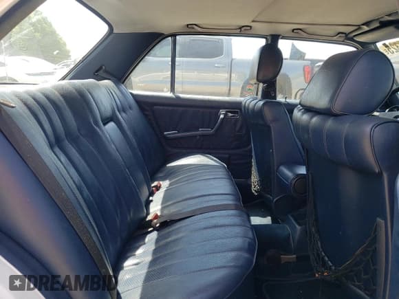 ✅ 1983 Mercedes-Benz 300 D • VIN: WDBAB33AXDB031298 • Lot: 53799325. Listed on Copart with 315,445 mi. Free auction sales archive from the USA and detailed vehicle history report at DreamBid. Image 10.