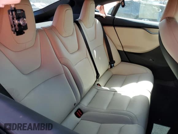 ✅ 2021 Tesla Model S Long Range Plus • VIN: 5YJSA1E20MF421679 • Lot: 44324005. Wystawiony na Copart z przebiegiem Nie podano. Bezpłatny archiwum sprzedaży aukcyjnych z USA i szczegółowy raport historii pojazdu na DreamBid. Zdjęcie 12.