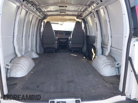 ✅ 2017 Chevrolet Express Cargo • VIN: 1GCWGAFG8H1350580 • Lot: 43775467. Listed on IAAI with 123,879 mi. Free auction sales archive from the USA and detailed vehicle history report at DreamBid. Image 8.