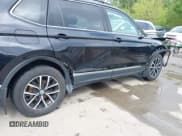 ✅ 2021 Volkswagen Tiguan SE • VIN: 3VV2B7AX9MM045580 • Lot: 42116249. Wystawiony na IAAI z przebiegiem 59 608 mil. Bezpłatny archiwum sprzedaży aukcyjnych z USA i szczegółowy raport historii pojazdu na DreamBid. Zdjęcie 18.