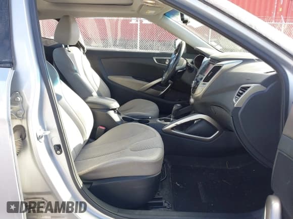 ✅ 2012 Hyundai Veloster w/Gray Int • VIN: KMHTC6AD5CU061815 • Lot: 41509535. Wystawiony na IAAI z przebiegiem 146 229 mil. Bezpłatny archiwum sprzedaży aukcyjnych z USA i szczegółowy raport historii pojazdu na DreamBid. Zdjęcie 5.