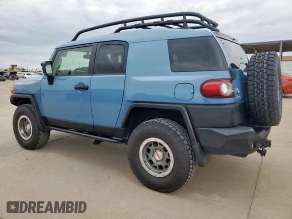 ✅ 2014 Toyota FJ Cruiser • VIN: JTEBU4BF3EK198280 • Лот: 63714585. Опубликован ранее на Copart с пробегом 172 983 миль. Бесплатный доступ к архиву аукционных продаж из США и подробный отчёт об истории автомобиля на DreamBid. Изображение 2.