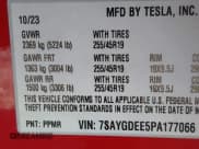 ✅ 2023 Tesla Model Y Long Range • VIN: 7SAYGDEE5PA177066 • Lot: 43660417. Wystawiony na IAAI z przebiegiem 21 962 mil. Bezpłatny archiwum sprzedaży aukcyjnych z USA i szczegółowy raport historii pojazdu na DreamBid. Zdjęcie 9.