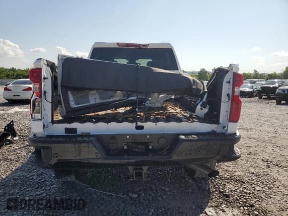 ✅ 2025 Chevrolet Silverado 2500HD Custom • VIN: 2GC4KME72S1133391 • Lot: 59911755. Wystawiony na Copart z przebiegiem 3 522 mil. Bezpłatny archiwum sprzedaży aukcyjnych z USA i szczegółowy raport historii pojazdu na DreamBid. Zdjęcie 6.