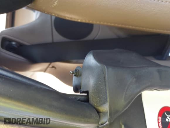 ✅ 2000 BMW Z3 2.8 • VIN: 4USCH3349YLF71113 • Lot: 42623001. Wystawiony na IAAI z przebiegiem 133 873 mil. Bezpłatny archiwum sprzedaży aukcyjnych z USA i szczegółowy raport historii pojazdu na DreamBid. Zdjęcie 8.