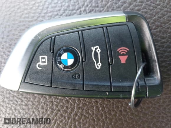 ✅ 2018 BMW X1 sDrive28i • VIN: WBXHU7C36J5L09341 • Lot: 43622548. Listed on IAAI with 49,729 mi. Free auction sales archive from the USA and detailed vehicle history report at DreamBid. Image 11.