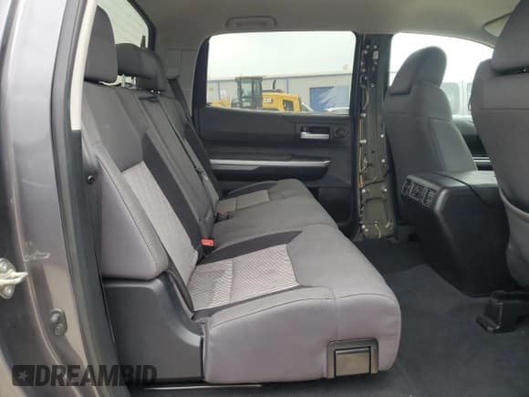 ✅ 2016 Toyota Tundra SR5 • VIN: 5TFEM5F12GX104112 • Лот: 89835555. Опубликован ранее на Copart с пробегом 114 978 миль. Бесплатный доступ к архиву аукционных продаж из США и подробный отчёт об истории автомобиля на DreamBid. Изображение 10.