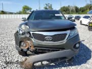 ✅ 2012 Kia Sorento EX • VIN: 5XYKU4A66CG294266 • Lot: 89874395. Wystawiony na Copart z przebiegiem 170 250 mil. Bezpłatny archiwum sprzedaży aukcyjnych z USA i szczegółowy raport historii pojazdu na DreamBid. Zdjęcie 5.