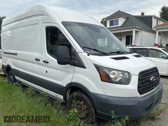 ✅ 2015 Ford Transit Cargo • VIN: 1FTNR2XG2FKA24792 • Lot: 67133115. Listed on Copart with 229,440 mi. Free auction sales archive from the USA and detailed vehicle history report at DreamBid. Image 1.