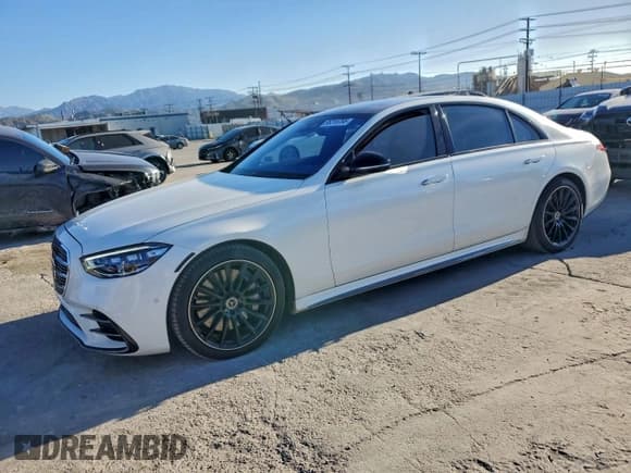 ✅ 2023 Mercedes-Benz S 500 • VIN: W1K6G6DB9PA224642 • Лот: 95216795. Опубликован ранее на Copart с пробегом 7 948 миль. Бесплатный доступ к архиву аукционных продаж из США и подробный отчёт об истории автомобиля на DreamBid. Изображение 1.