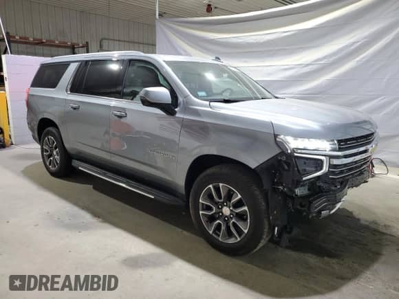 2024 Chevrolet Suburban LT z VIN 1GNSKCKD8RR407729, wystawiony jako Copart lot #70371795 z przebiegiem 9 697 mil mil oraz Szkoda całkowita • Salvage title. Historia ofert i sprzedaży dostępna na DreamBid. Obrazek 4.