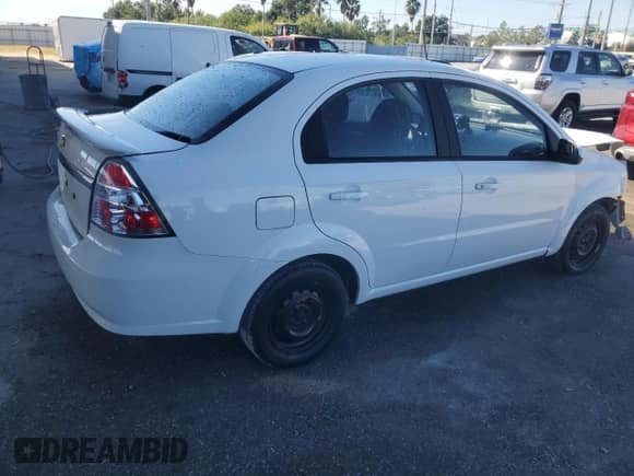 2009 Chevrolet Aveo 1LT with VIN KL1TD56E49B608565, listed as a Copart auction lot 90662455 with 48,984 mi miles and Salvage title. Bid and sale history available at DreamBid. Image 3.