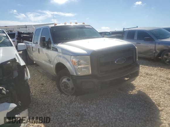 ✅ 2016 Ford F-350 Lariat • VIN: 1FT8W3CT0GEB41947 • Lot: 67415574. Wystawiony na Copart z przebiegiem 225 200 mil. Bezpłatny archiwum sprzedaży aukcyjnych z USA i szczegółowy raport historii pojazdu na DreamBid. Zdjęcie 4.