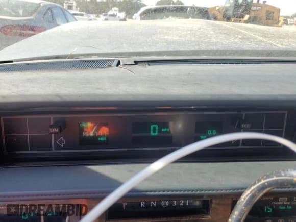 ✅ 1988 Cadillac DeVille • VIN: 1G6CD5155J4240666 • Lot: 49539095. Wystawiony na Copart z przebiegiem 158 777 mil. Bezpłatny archiwum sprzedaży aukcyjnych z USA i szczegółowy raport historii pojazdu na DreamBid. Zdjęcie 9.