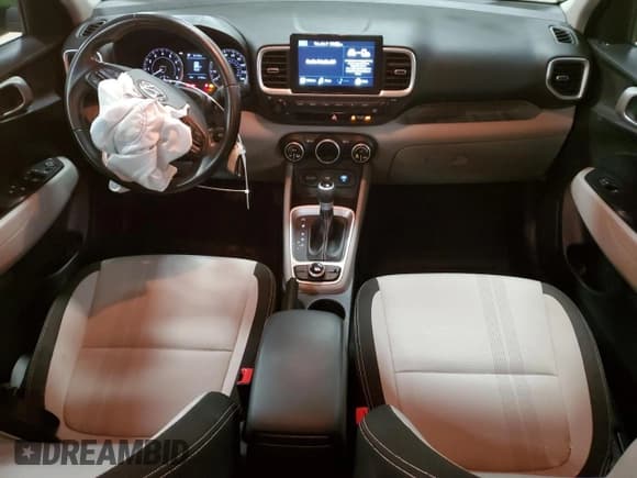 ✅ 2020 Hyundai Venue SEL • VIN: KMHRC8A31LU024161 • Lot: 41380715. Listed on Copart with 31,456 mi. Free auction sales archive from the USA and detailed vehicle history report at DreamBid. Image 8.