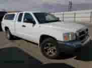 2005 Dodge Dakota SLT с VIN 1D7HW42N15S346853, выставлен на аукционе Copart как лот 75860094 с пробегом 182 727 миль миль и Списание • Salvage title. История ставок и продаж доступна на DreamBid. Изображение 4.