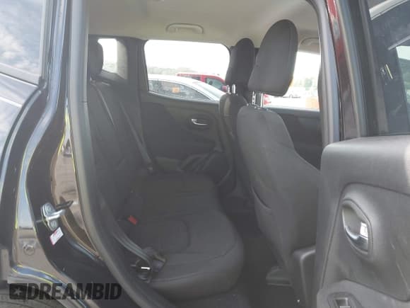 ✅ 2021 Jeep Renegade Latitude • VIN: ZACNJDBB9MPN34989 • Lot: 43345052. Wystawiony na IAAI z przebiegiem 53 668 mil. Bezpłatny archiwum sprzedaży aukcyjnych z USA i szczegółowy raport historii pojazdu na DreamBid. Zdjęcie 8.