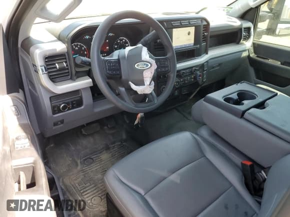 ✅ 2024 Ford F-250 XL • VIN: 1FTBF2AA1RED11382 • Лот: 61824275. Опубликован ранее на Copart с пробегом 11 048 миль. Бесплатный доступ к архиву аукционных продаж из США и подробный отчёт об истории автомобиля на DreamBid. Изображение 8.