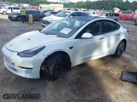 ✅ 2021 Tesla Model 3 Standard Range Plus • VIN: 5YJ3E1EA9MF016159 • Lot: 42994904. Wystawiony na IAAI z przebiegiem Nie podano. Bezpłatny archiwum sprzedaży aukcyjnych z USA i szczegółowy raport historii pojazdu na DreamBid. Zdjęcie 16.