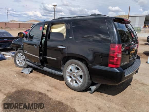 2009 Chevrolet Tahoe LTZ с VIN 1GNFC33019R141531, выставлен на аукционе Copart как лот 64512675 с пробегом Не указан миль и Списание • Salvage title. История ставок и продаж доступна на DreamBid. Изображение 2.