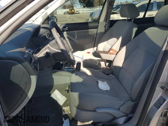 ✅ 2004 Volkswagen Golf GLS • VIN: 9BWGL61J344032445 • Lot: 92429605. Wystawiony na Copart z przebiegiem 91 688 mil. Bezpłatny archiwum sprzedaży aukcyjnych z USA i szczegółowy raport historii pojazdu na DreamBid. Zdjęcie 7.