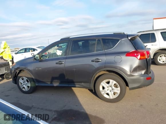 ✅ 2015 Toyota RAV4 LE • VIN: JTMBFREV7FJ031703 • Lot: 43613721. Listed on IAAI with 137,243 mi. Free auction sales archive from the USA and detailed vehicle history report at DreamBid. Image 14.