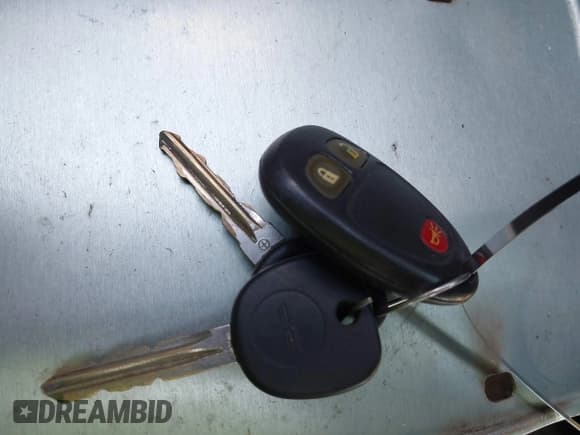 ✅ 2012 Chevrolet Silverado 1500 LS • VIN: 1GCRCREA7CZ302048 • Lot: 43437230. Wystawiony na IAAI z przebiegiem 206 561 mil. Bezpłatny archiwum sprzedaży aukcyjnych z USA i szczegółowy raport historii pojazdu na DreamBid. Zdjęcie 11.