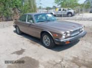 ✅ 1985 Jaguar XJ • VIN: SAJAY1341FC418447 • Лот: 42470003. Опубликован ранее на IAAI с пробегом 52 101 миль. Бесплатный доступ к архиву аукционных продаж из США и подробный отчёт об истории автомобиля на DreamBid. Изображение 1.