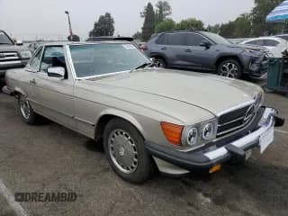 ✅ 1987 Mercedes-Benz 560 SL • VIN: WDBBA48D6HA070949 • Lot: 75353644. Wystawiony na Copart z przebiegiem 114 792 mil. Bezpłatny archiwum sprzedaży aukcyjnych z USA i szczegółowy raport historii pojazdu na DreamBid. Zdjęcie 4.