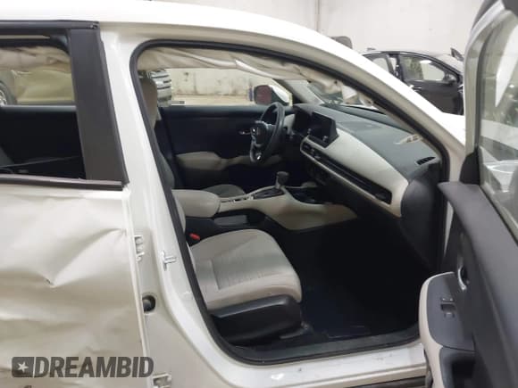 ✅ 2024 Honda HR-V LX • VIN: 3CZRZ2H35RM719109 • Lot: 43350815. Listed on IAAI with 29,816 mi. Free auction sales archive from the USA and detailed vehicle history report at DreamBid. Image 5.