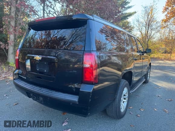 ✅ 2016 Chevrolet Suburban LT • VIN: 1GNSKHKC8GR433135 • Lot: 78522154. Wystawiony na Copart z przebiegiem 296 860 mil. Bezpłatny archiwum sprzedaży aukcyjnych z USA i szczegółowy raport historii pojazdu na DreamBid. Zdjęcie 4.
