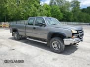 ✅ 2006 Chevrolet Silverado 2500HD Work Truck • VIN: 1GCHK29U56E162409 • Lot: 57626185. Wystawiony na Copart z przebiegiem 147 922 mil. Bezpłatny archiwum sprzedaży aukcyjnych z USA i szczegółowy raport historii pojazdu na DreamBid. Zdjęcie 4.