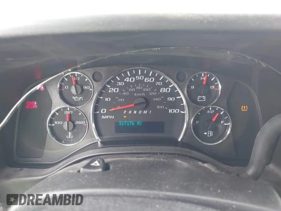 ✅ 2018 Chevrolet Express Cargo • VIN: 1GCWGAFP1J1343797 • Lot: 42868599. Listed on IAAI with 317,176 mi. Free auction sales archive from the USA and detailed vehicle history report at DreamBid. Image 15.