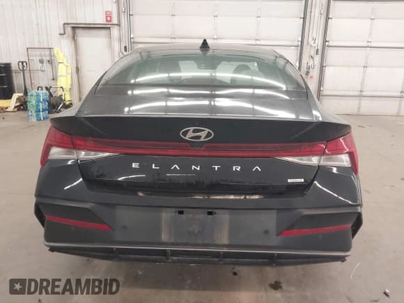 ✅ 2024 Hyundai Elantra Limited • VIN: KMHLN4DJ7RU114121 • Лот: 43253574. Опубликован ранее на IAAI с пробегом 35 101 миль. Бесплатный доступ к архиву аукционных продаж из США и подробный отчёт об истории автомобиля на DreamBid. Изображение 17.