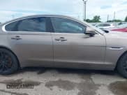 ✅ 2016 Jaguar XF 35t Prestige • VIN: SAJBK4BV2GCY19895 • Lot: 42449501. Wystawiony na IAAI z przebiegiem 62 514 mil. Bezpłatny archiwum sprzedaży aukcyjnych z USA i szczegółowy raport historii pojazdu na DreamBid. Zdjęcie 13.