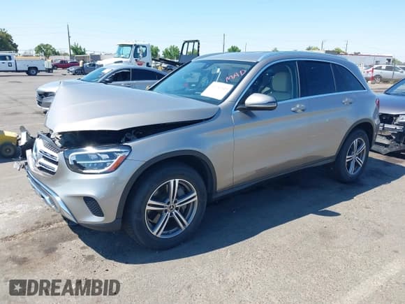 ✅ 2020 Mercedes-Benz GLC 300 • VIN: W1N0G8EB3LF807658 • Лот: 42732510. Опубликован ранее на IAAI с пробегом 66 857 миль. Бесплатный доступ к архиву аукционных продаж из США и подробный отчёт об истории автомобиля на DreamBid. Изображение 2.
