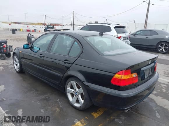 ✅ 2005 BMW 3 Series 325i • VIN: WBAAZ33405KP92833 • Lot: 42734129. Listed on IAAI with 123,680 mi. Free auction sales archive from the USA and detailed vehicle history report at DreamBid. Image 3.