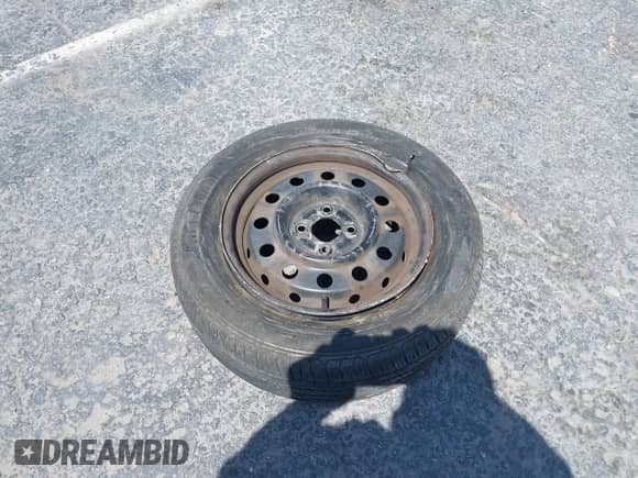 2004 Saturn ION ION 2 z VIN 1G8AJ52F74Z186860, wystawiony jako IAAI lot #42574531 z przebiegiem 204 627 mil mil oraz . Historia ofert i sprzedaży dostępna na DreamBid. Obrazek 12.